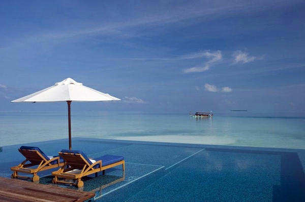 The most beautiful endless pool of water - fantastic resorts