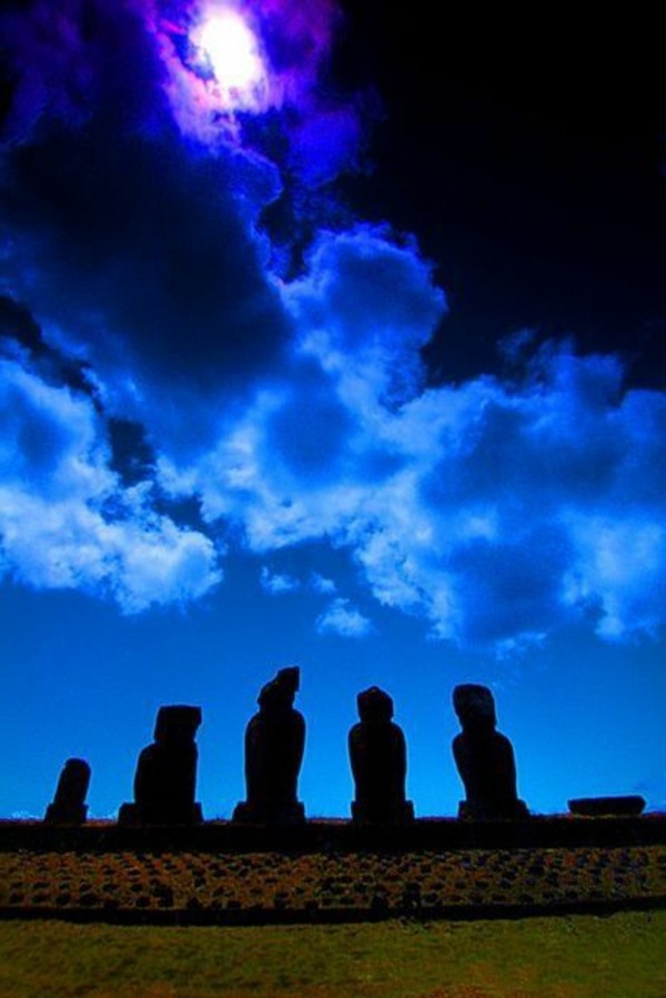 The amazing Easter Island - Take a tour through our great photo gallery The amazing Easter Island - Take a tour through our great photo gallery