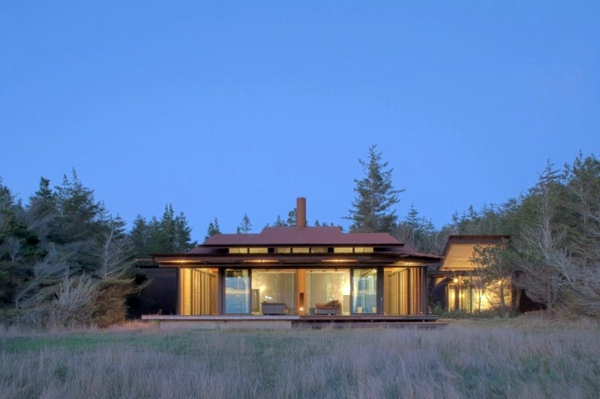 Contemporary house design - gorgeous residence on the island of Lopez, USA