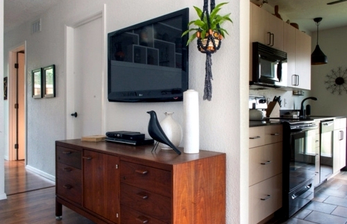 The craft in the style of the 1970's - the macrame decoration is making a comeback!
