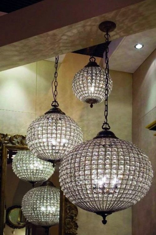 Glass ball chandelier decoration - 13 ideas for beautiful ambience