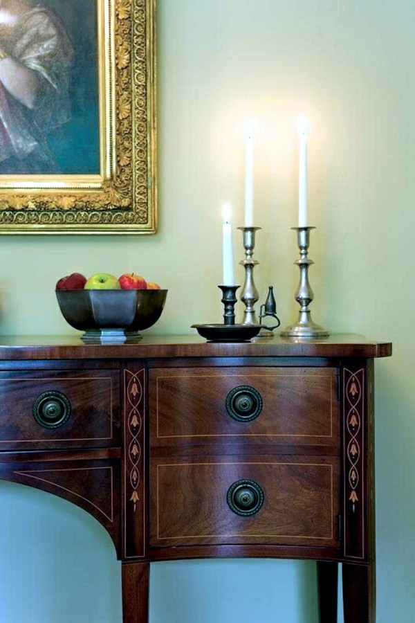 Möbel - The charm of colonial furniture - stylish wooden furniture from a bygone era