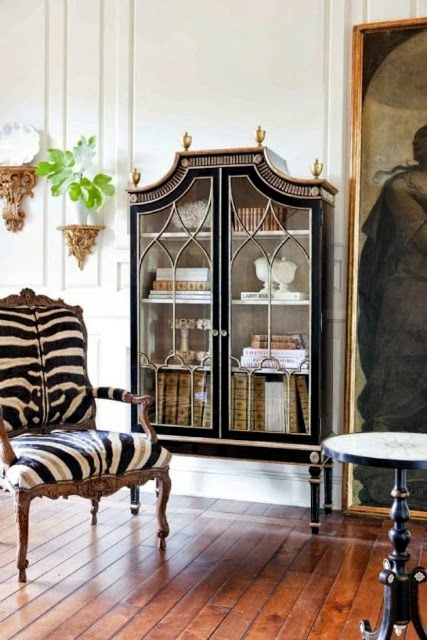 The charm of colonial furniture - stylish wooden furniture from a bygone era The charm of colonial furniture - stylish wooden furniture from a bygone era