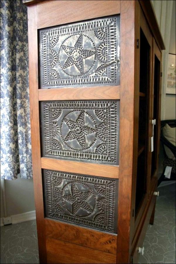 The charm of colonial furniture - stylish wooden furniture from a bygone era The charm of colonial furniture - stylish wooden furniture from a bygone era