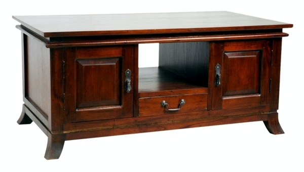 The charm of colonial furniture - stylish wooden furniture from a bygone era The charm of colonial furniture - stylish wooden furniture from a bygone era