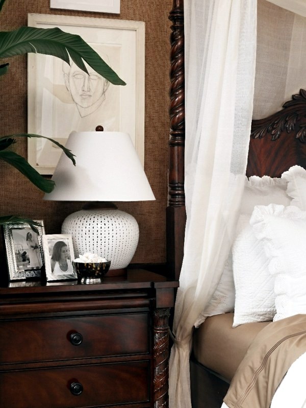 The charm of colonial furniture - stylish wooden furniture from a bygone era The charm of colonial furniture - stylish wooden furniture from a bygone era