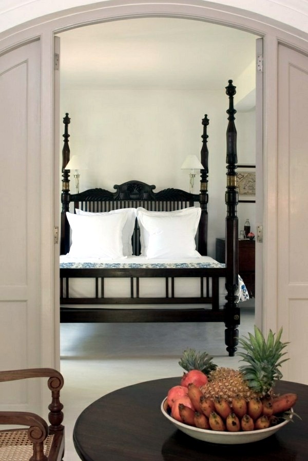 The charm of colonial furniture - stylish wooden furniture from a bygone era The charm of colonial furniture - stylish wooden furniture from a bygone era