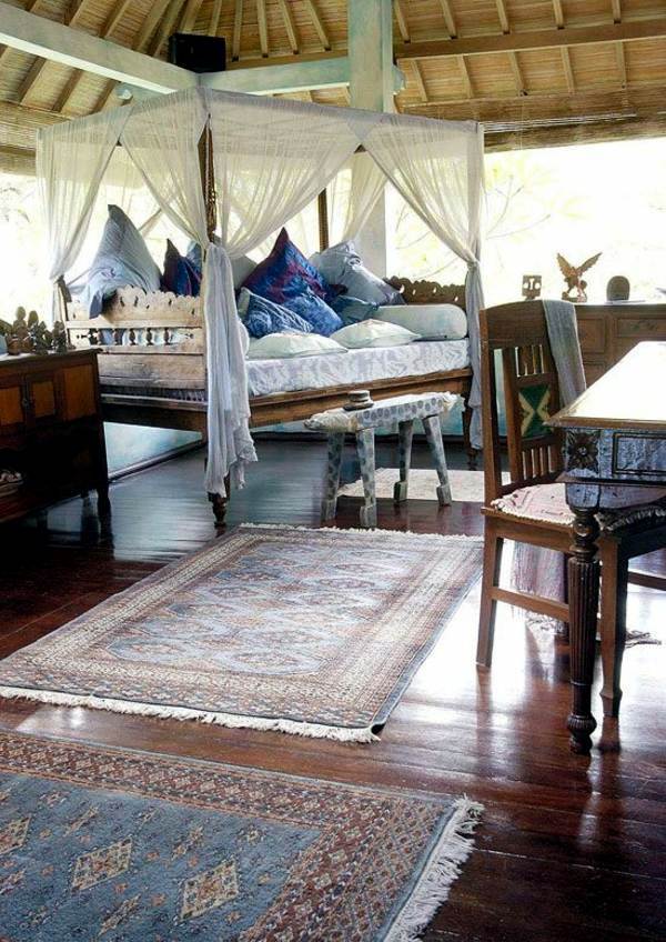 The charm of colonial furniture - stylish wooden furniture from a bygone era The charm of colonial furniture - stylish wooden furniture from a bygone era