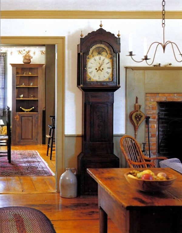The charm of colonial furniture - stylish wooden furniture from a bygone era The charm of colonial furniture - stylish wooden furniture from a bygone era