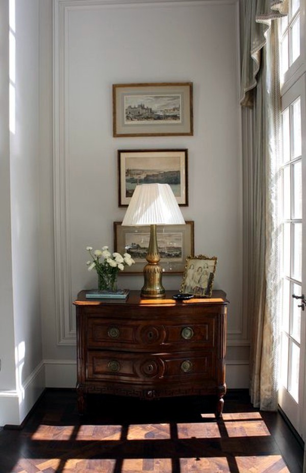 The charm of colonial furniture - stylish wooden furniture from a bygone era The charm of colonial furniture - stylish wooden furniture from a bygone era
