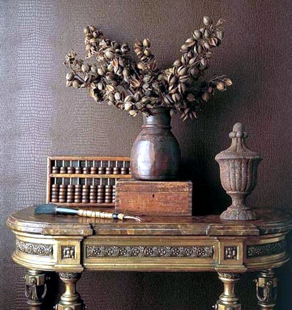 The charm of colonial furniture - stylish wooden furniture from a bygone era The charm of colonial furniture - stylish wooden furniture from a bygone era