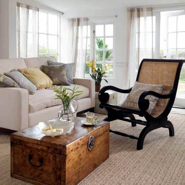 The charm of colonial furniture - stylish wooden furniture from a bygone era The charm of colonial furniture - stylish wooden furniture from a bygone era