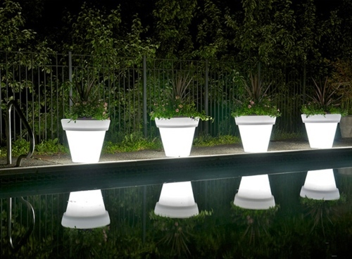 Cool garden lighting - you brighten your cozy outdoor room
