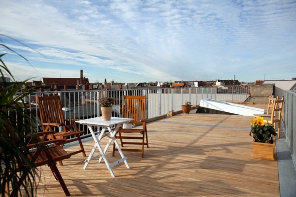 Terrace with teak wood flooring - modern solution for any outdoor area