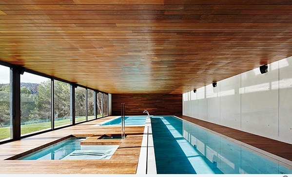 Modern interior design ideas for holiday home with indoor pool Modern interior design ideas for holiday home with indoor pool