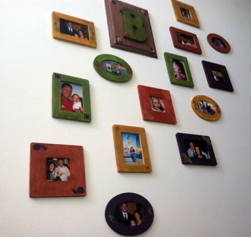 Cool Wall Art - make a photo wall with family photos