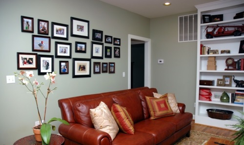 Cool Wall Art - make a photo wall with family photos