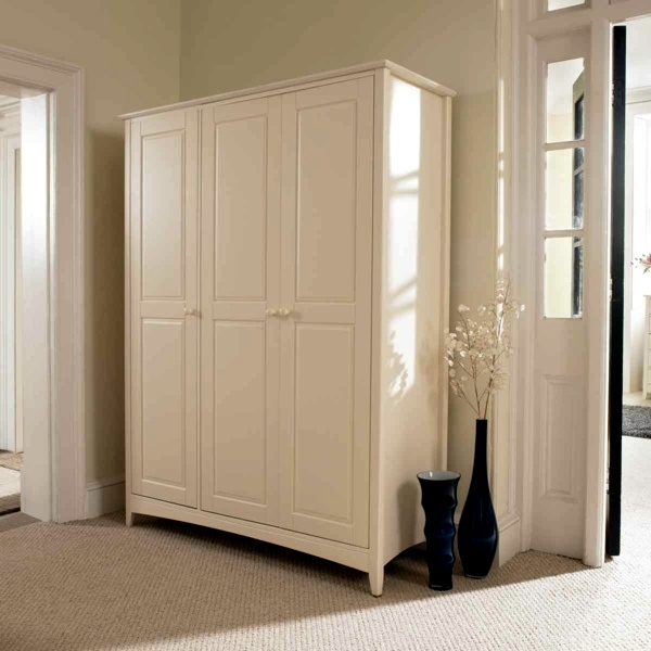 Modern, massive wardrobe in the bedroom - choose the best wardrobe Modern, massive wardrobe in the bedroom - choose the best wardrobe