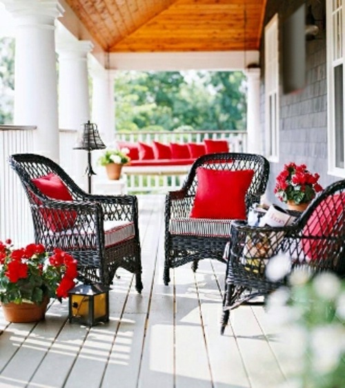 Beautiful, colorful porch ideas - cozy sitting area