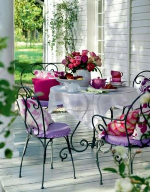 Beautiful, colorful porch ideas - cozy sitting area