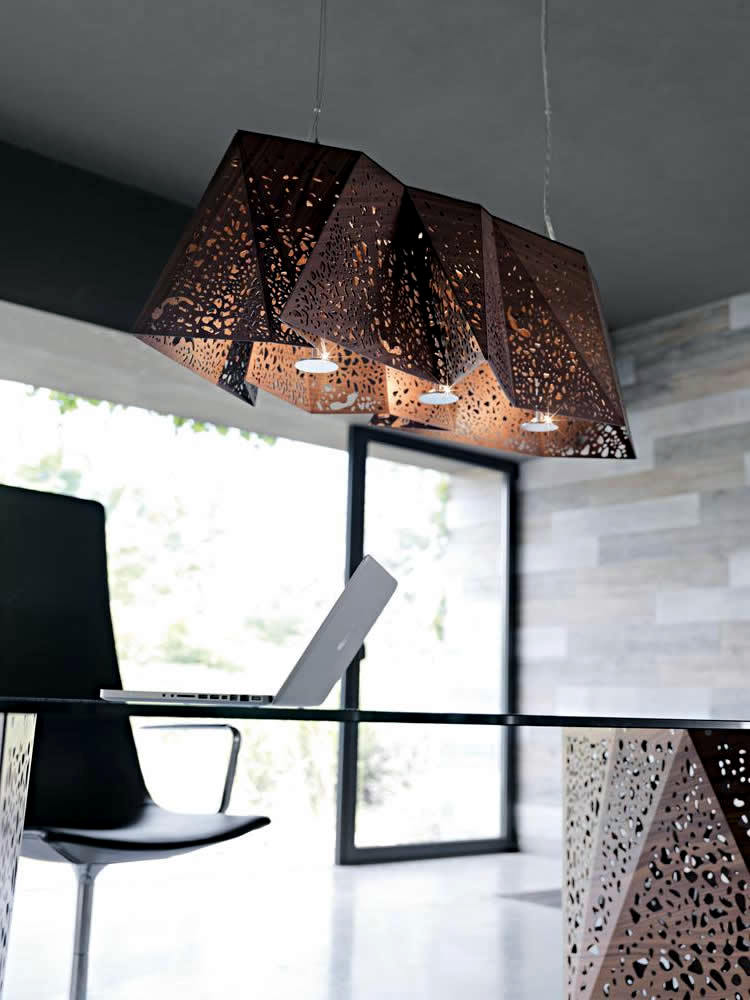 Contemporary pendant lamp made of wood