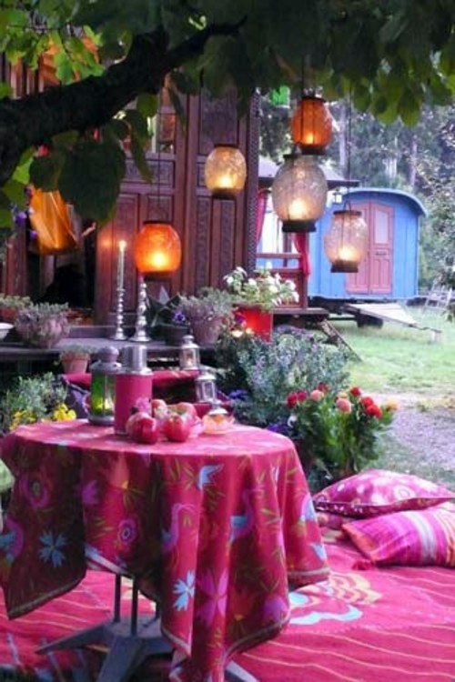 Colorful ideas for your garden decorations and garden accessories your