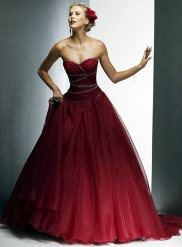 20 trendy red dresses for an unforgettable look