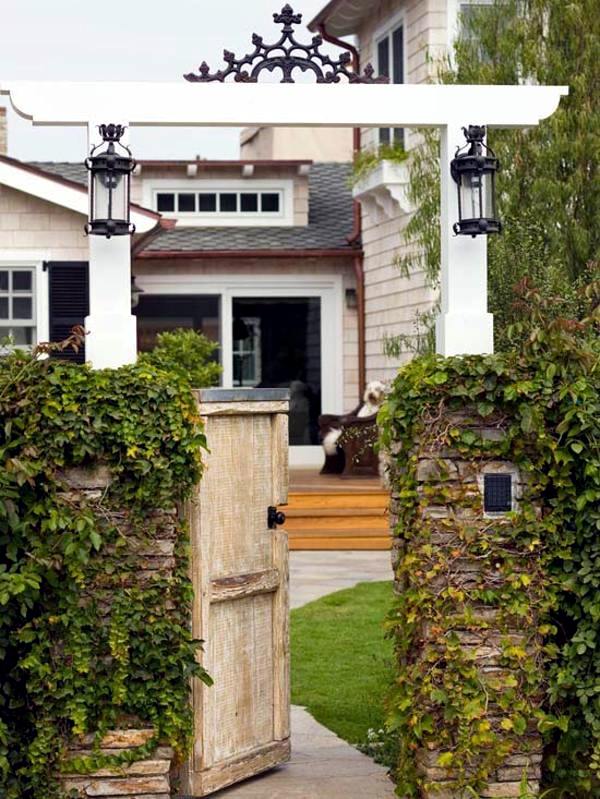 Accessories and lighting for the front door area