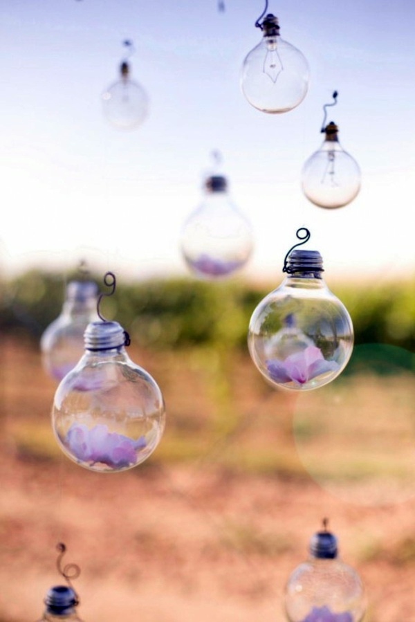 DIY decoration from bulbs - 120 craft ideas for old light bulbs