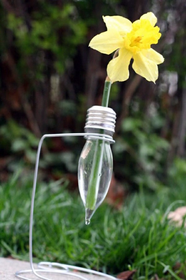 DIY decoration from bulbs – 120 craft ideas for old light bulbs
