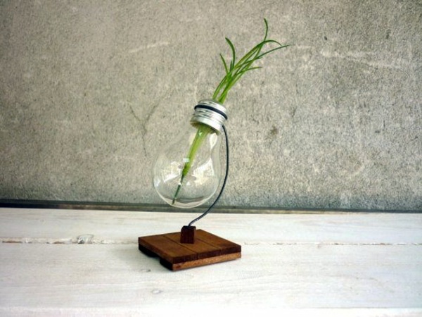 DIY decoration from bulbs - 120 craft ideas for old light bulbs DIY decoration from bulbs - 120 craft ideas for old light bulbs