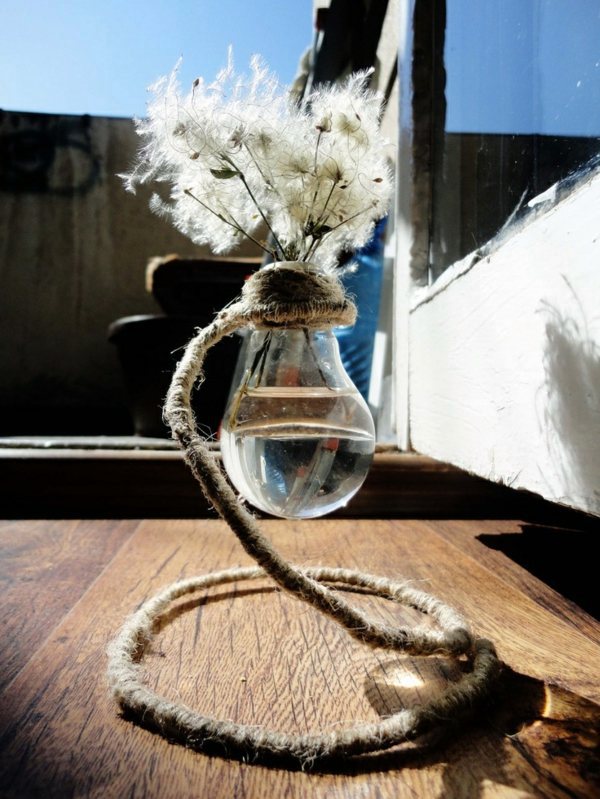 DIY decoration from bulbs - 120 craft ideas for old light bulbs DIY decoration from bulbs - 120 craft ideas for old light bulbs