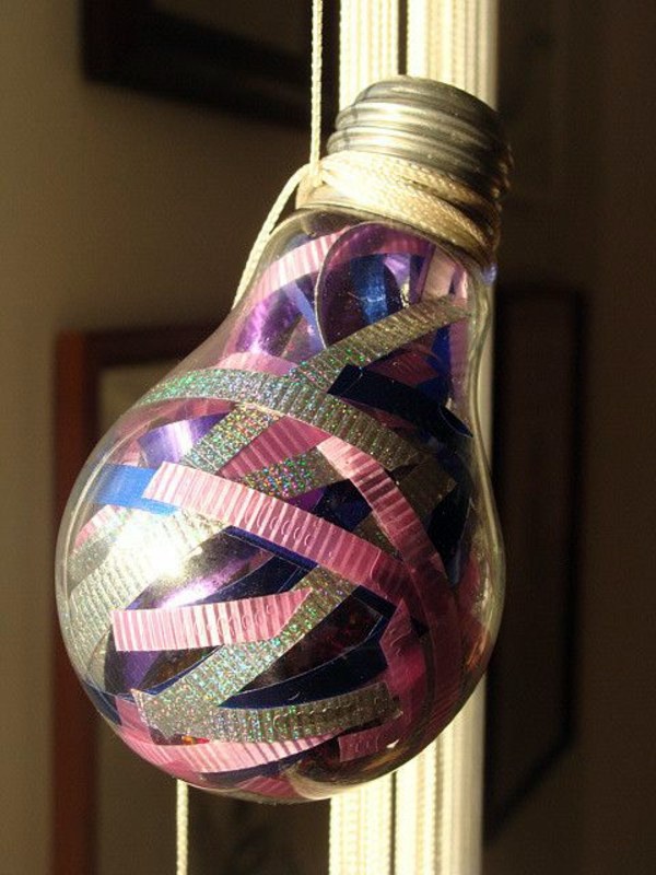 DIY decoration from bulbs - 120 craft ideas for old light bulbs