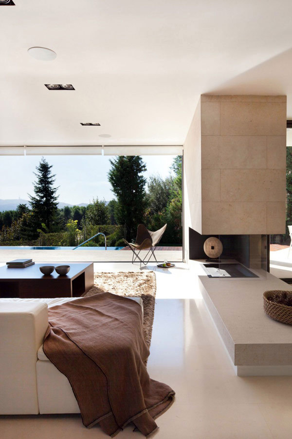 Modern wooden residence located in Spain Modern wooden residence located in Spain