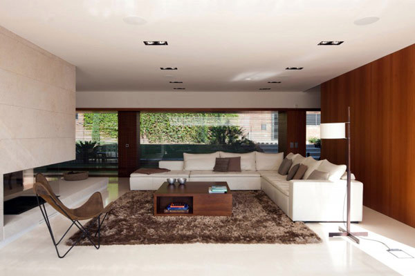 Modern wooden residence located in Spain Modern wooden residence located in Spain