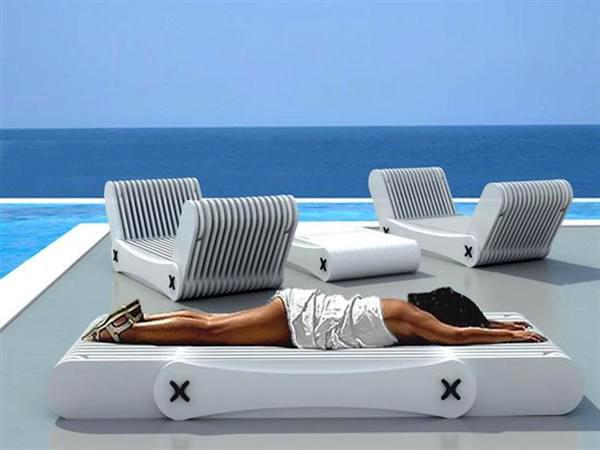 Folding Outdoor Furniture - enjoy the beautiful weather with style
