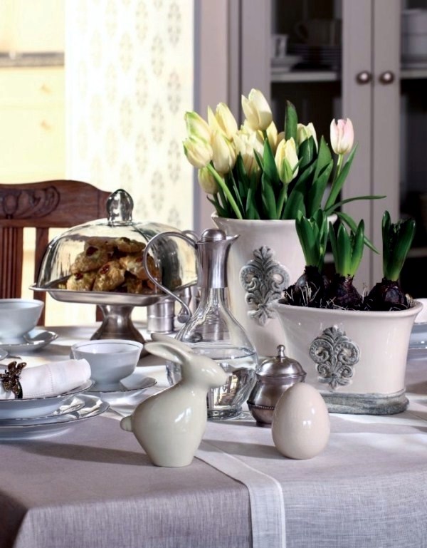 Colorful table decoration for Easter