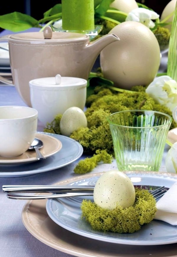 Colorful table decoration for Easter
