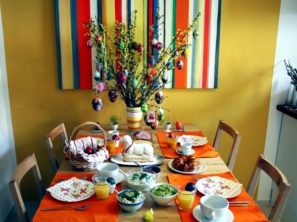 Colorful table decoration for Easter