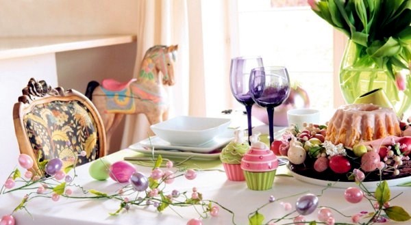 Colorful table decoration for Easter