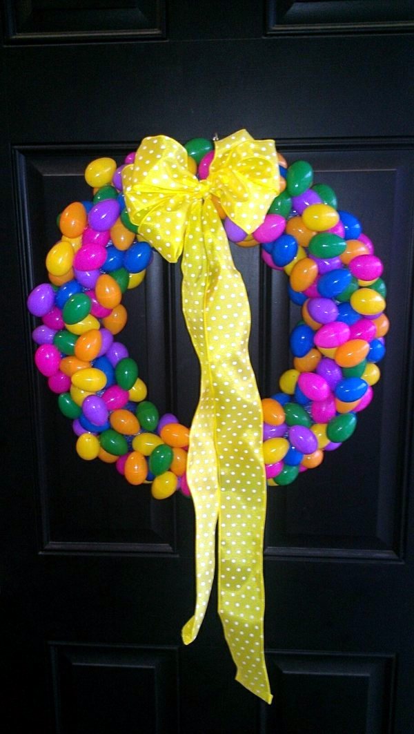 The entrance decorate - prepare the feasts thrilled