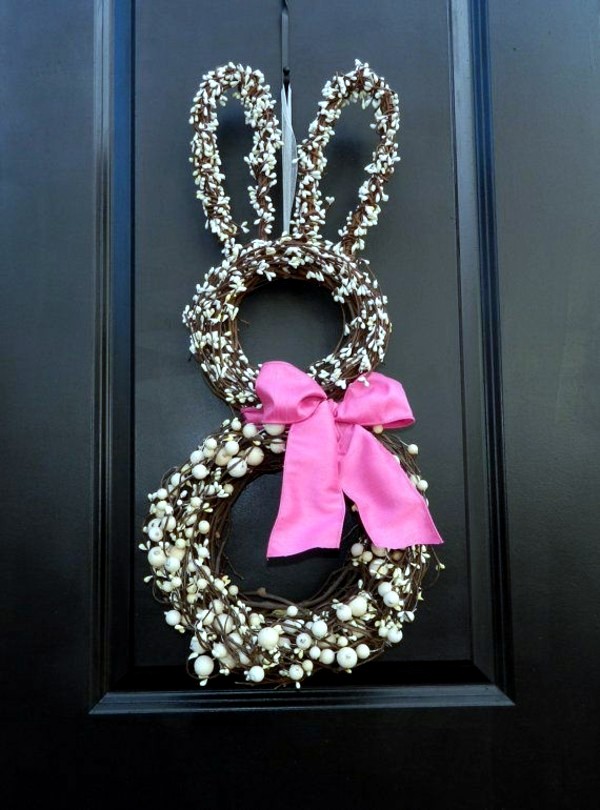The entrance decorate - prepare the feasts thrilled