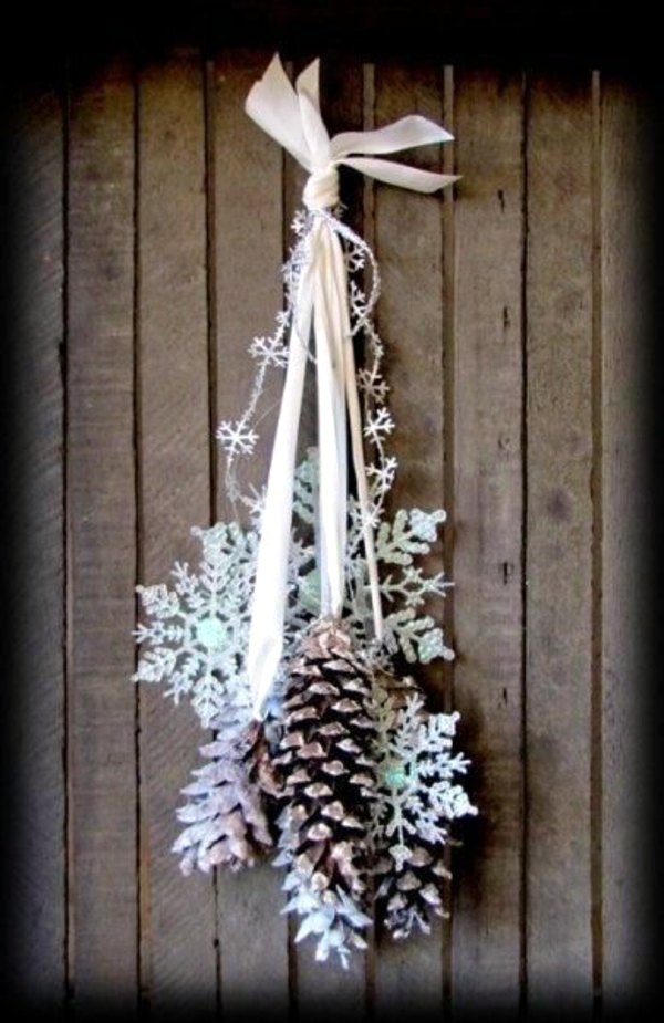 The entrance decorate - prepare the feasts thrilled
