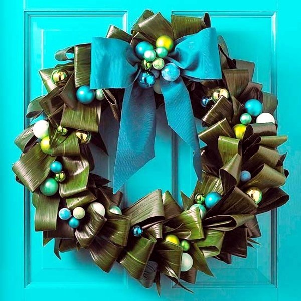 The entrance decorate - prepare the feasts thrilled
