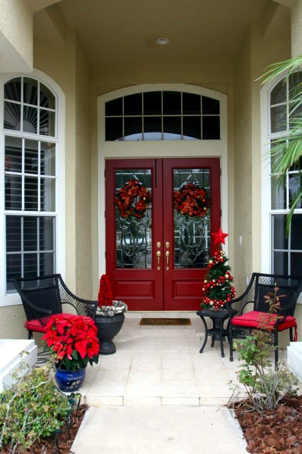 The entrance decorate - prepare the feasts thrilled