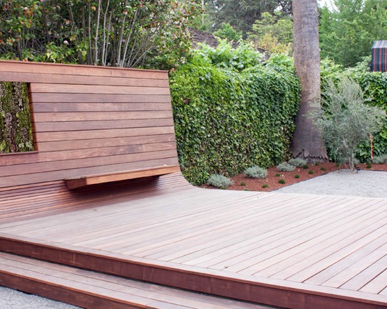 Garden design examples - a watchable yard in Menlo Park, California