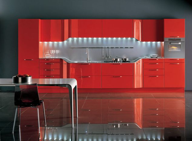 Cool red color for the kitchen with momentum