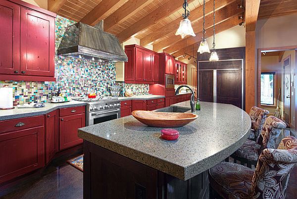 Cool red color for the kitchen with momentum
