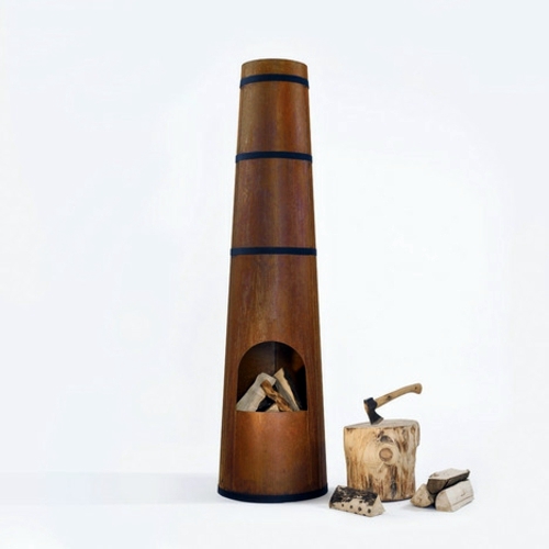 Outdoor wood-burning stove in the form of chimney of Frederik Roijé
