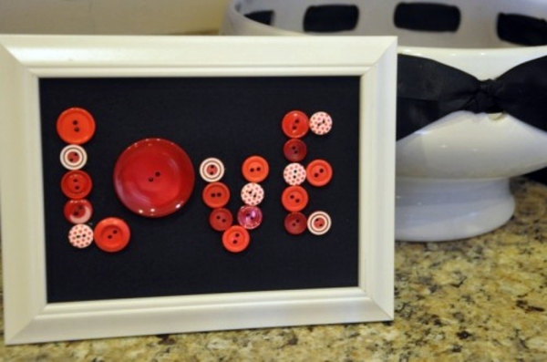 Great idea for Valentine's Day - homemade picture frame